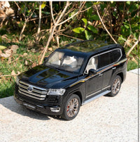 Diecast Car 1:18 Metal Land Cruiser LC300 Toy Car